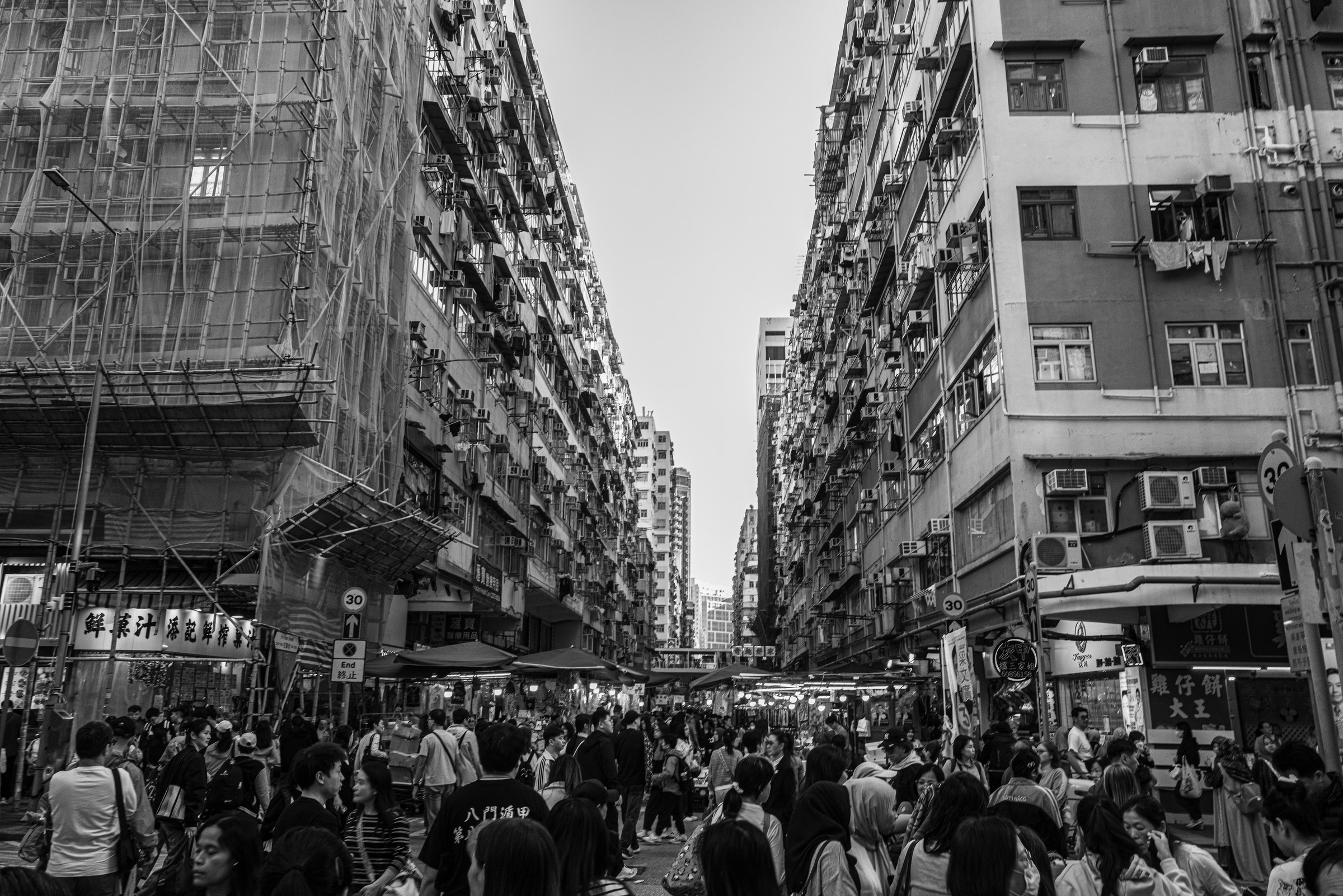 Hong Kong street, photographed by Luna Studio